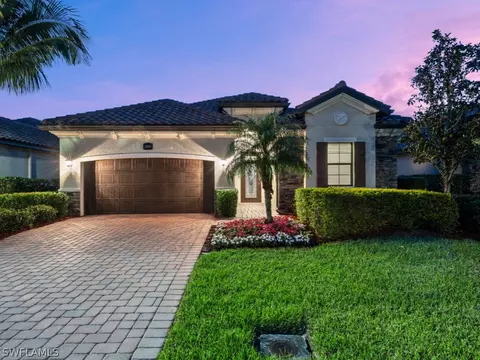28690 Newtown Ct, Bonita Springs, FL 34135
