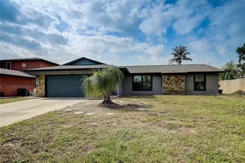 8122 Lake San Carlos Cir, Fort Myers, FL 33967
