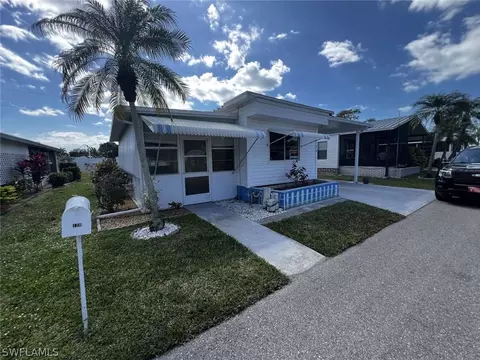 128 Moorhead Mnr, Naples, FL 34112