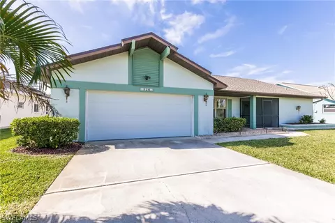 526 SW 51st Ter, Cape Coral, FL 33914