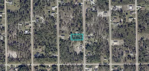 909 Wellington Ave, Lehigh Acres, FL 33972