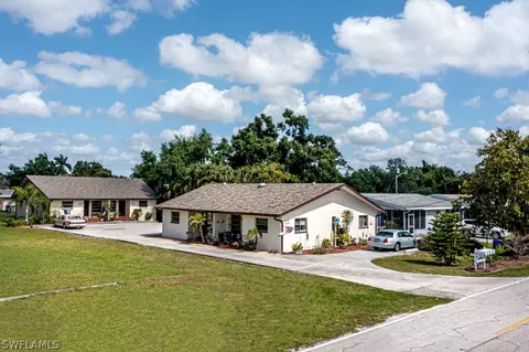 3227-3233 Edgewood Ave, Fort Myers, FL 33916