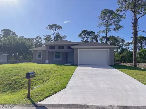 2512 33rd St W, Lehigh Acres, FL 33971