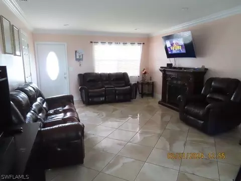 4039 E Sunflower Cir, Labelle, FL 33935 photo 2