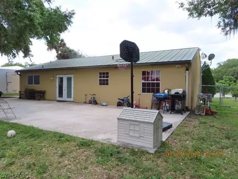 4039 E Sunflower Cir, Labelle, FL 33935 photo 11
