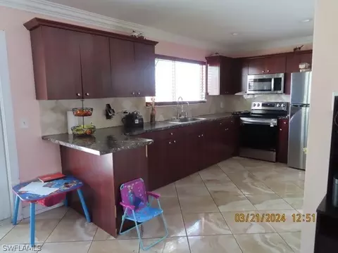 4039 E Sunflower Cir, Labelle, FL 33935 photo 4