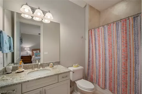 Bath - 7779 Classics Dr, Naples, FL 34113 photo 4 of 6