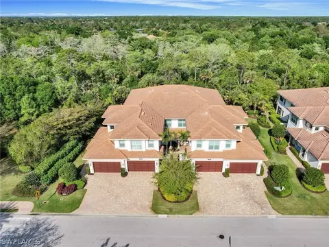 7829 Hawthorne Dr #2002, Naples, FL 34113