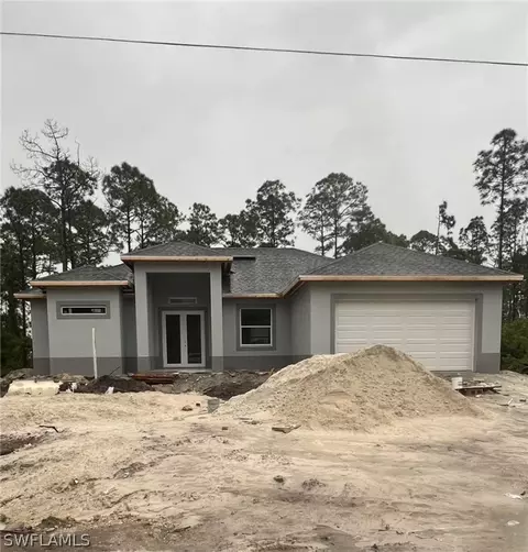 820 Edison Ave, Lehigh Acres, FL 33972