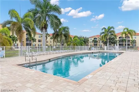 4122 Residence Dr #104, Fort Myers, FL 33901