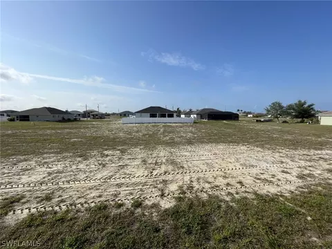 4402 NW 33rd St, Cape Coral, FL 33993