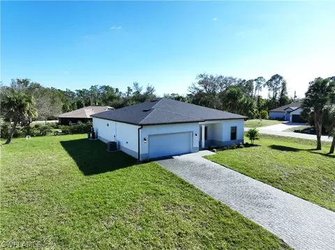 3215 41st St W, Lehigh Acres, FL 33971