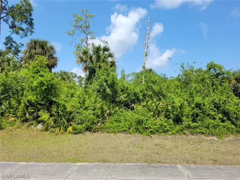 5005 NE Tradewinds Cir, Labelle, FL 33935