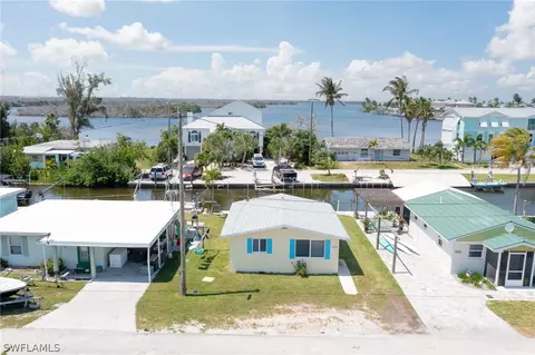2644 W Point Ln, Matlacha, FL 33993