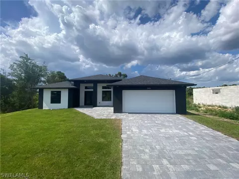 2606 10th St SW, Lehigh Acres, FL 33976