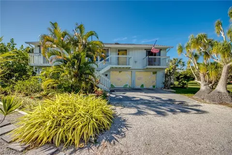 7901 Grande Pine Rd, Bokeelia, FL 33922