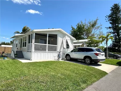 20321 Cumberland Ct, Estero, FL 33928 photo 2