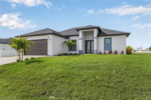 305 Kismet Pkwy E, Cape Coral, FL 33909