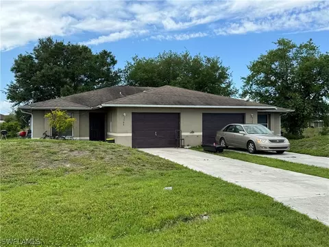 1592-1594 Gretchen Ave S, Lehigh Acres, FL 33973
