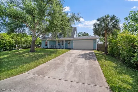 18201 Huckleberry Rd, Fort Myers, FL 33967