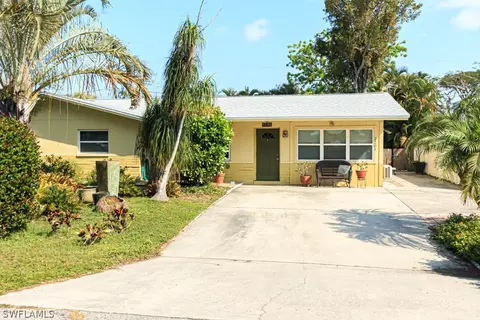 2201 Elkton Ct, Fort Myers, FL 33907
