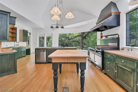 Kitchen - 20960970 Sandy Ln, Estero, FL 33928 photo 3 of 4