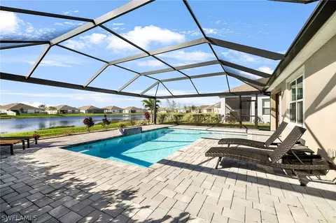 8915 Cascade Price Cir, North Fort Myers, FL 33917