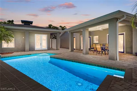 7871 Buccaneer Dr, Fort Myers Beach, FL 33931