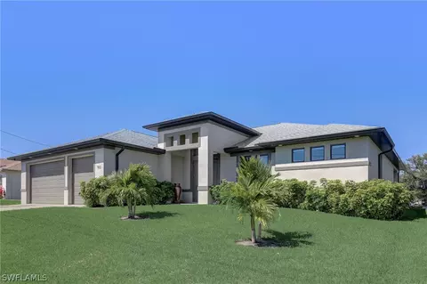 902 SW 15th Ave, Cape Coral, FL 33991