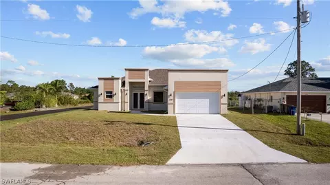2618 22nd St W, Lehigh Acres, FL 33971