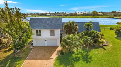 9126 Mockingbird Dr, Sanibel, FL 33957
