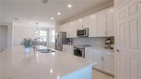 2360 Anguilla Dr #201, Naples, FL 34120