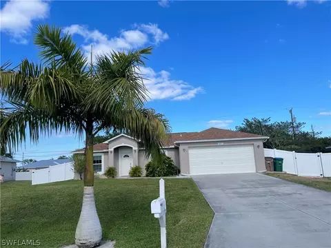 2137 NE 20th Ter, Cape Coral, FL 33909