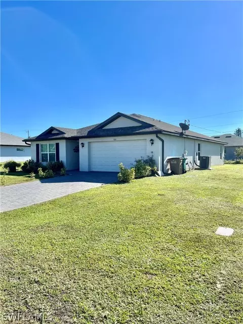 924 NE 10th Ln, Cape Coral, FL 33909