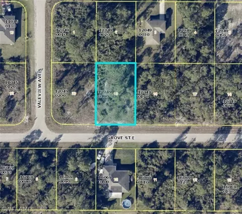 1063 Grove St E, Lehigh Acres, FL 33974