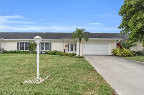 1330 Broadwater Dr, Fort Myers, FL 33919