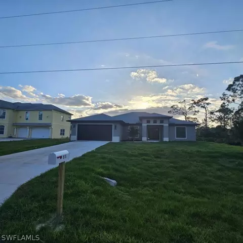 915 Wagner Ave, Lehigh Acres, FL 33972