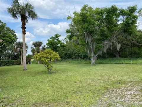 4015 E Palomar Cir, Labelle, FL 33935 photo 12
