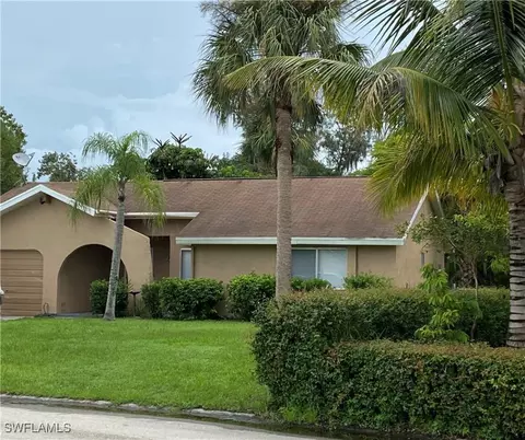 4015 E Palomar Cir, Labelle, FL 33935
