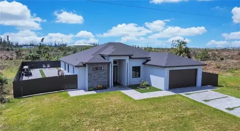 1914 SW 4th St, Cape Coral, FL 33991