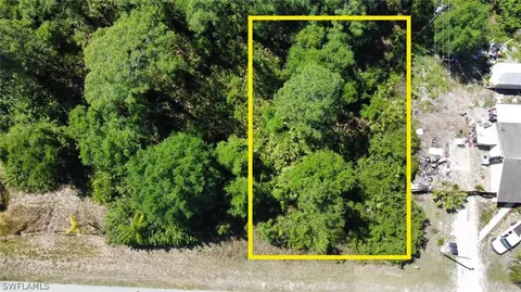 2404 E 9th St, Lehigh Acres, FL 33936