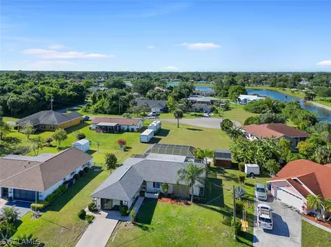 2404 Del Ray Pl, Lehigh Acres, FL 33936