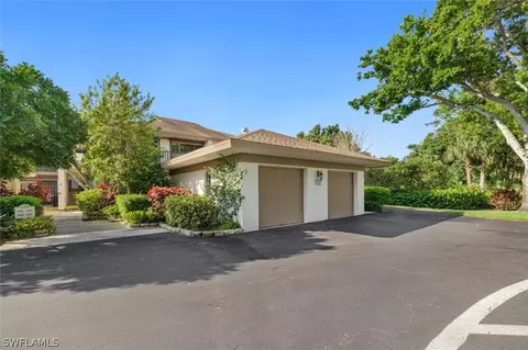 560 Retreat Dr #103, Naples, FL 34110
