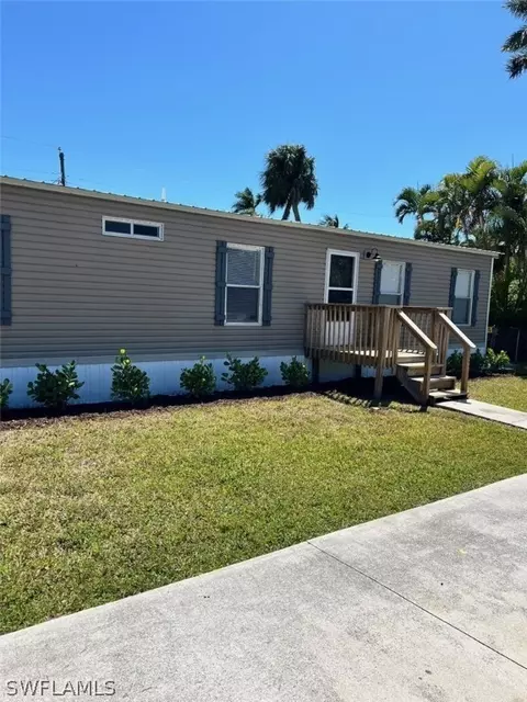 10651 Gladiolus Dr, Fort Myers, FL 33908