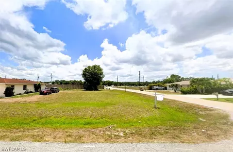 13201203 1st St, Fort Myers, FL 33905