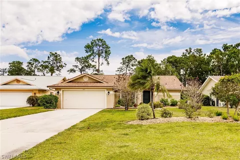 917 Charlemagne Blvd, Naples, FL 34112