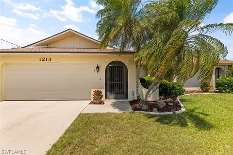 1213 SE 28th Ter, Cape Coral, FL 33904