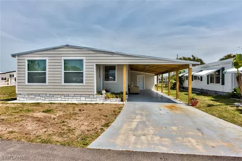 2862 Indianwood Dr, North Fort Myers, FL 33917