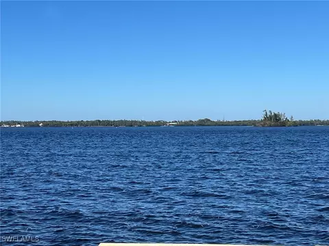 2 Live Oak Ln, Fort Myers, FL 33905