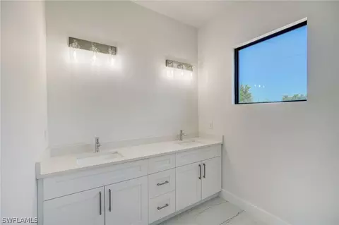 Bath - 3218 28th St SW, Lehigh Acres, FL 33976 photo 1 of 3